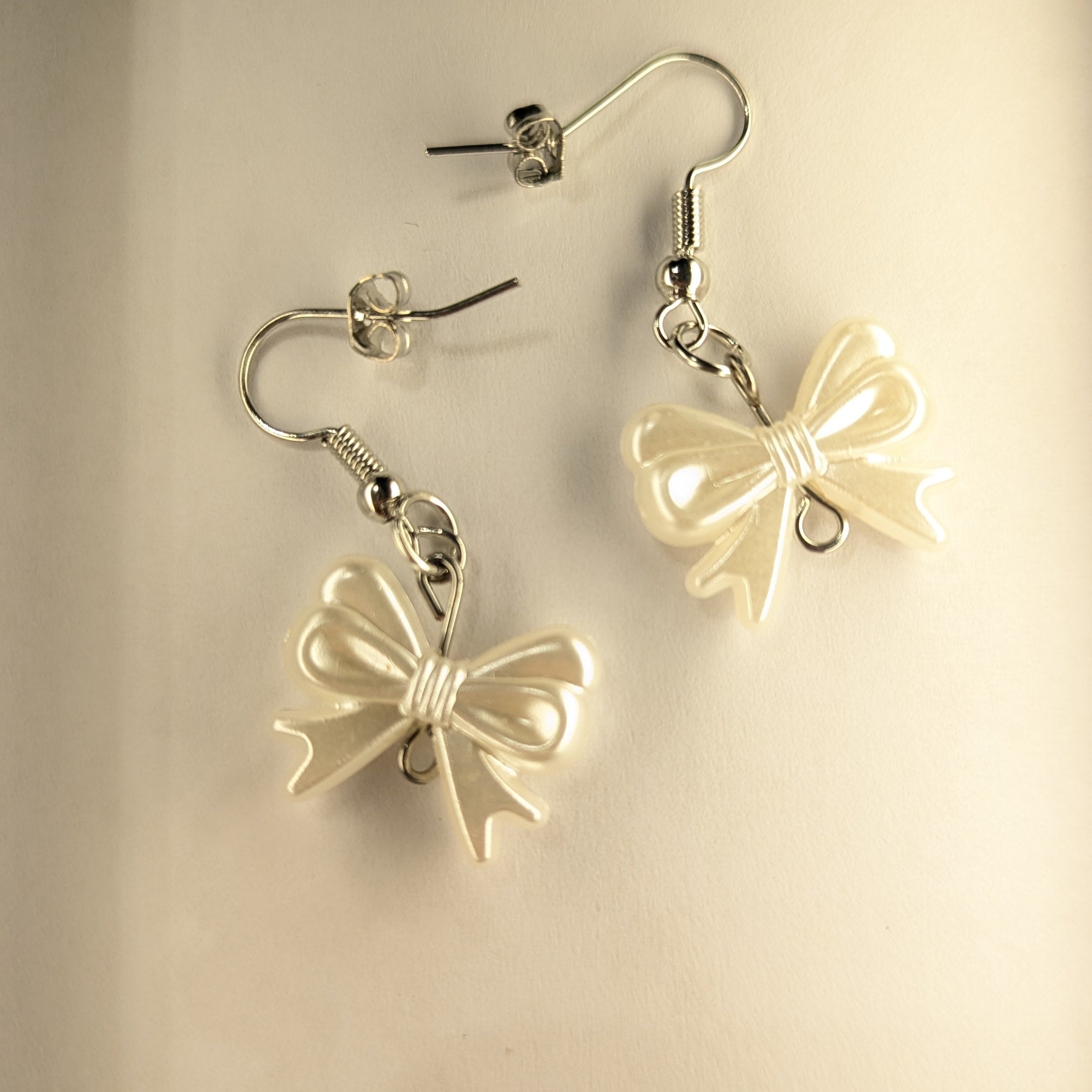 Bow earrings